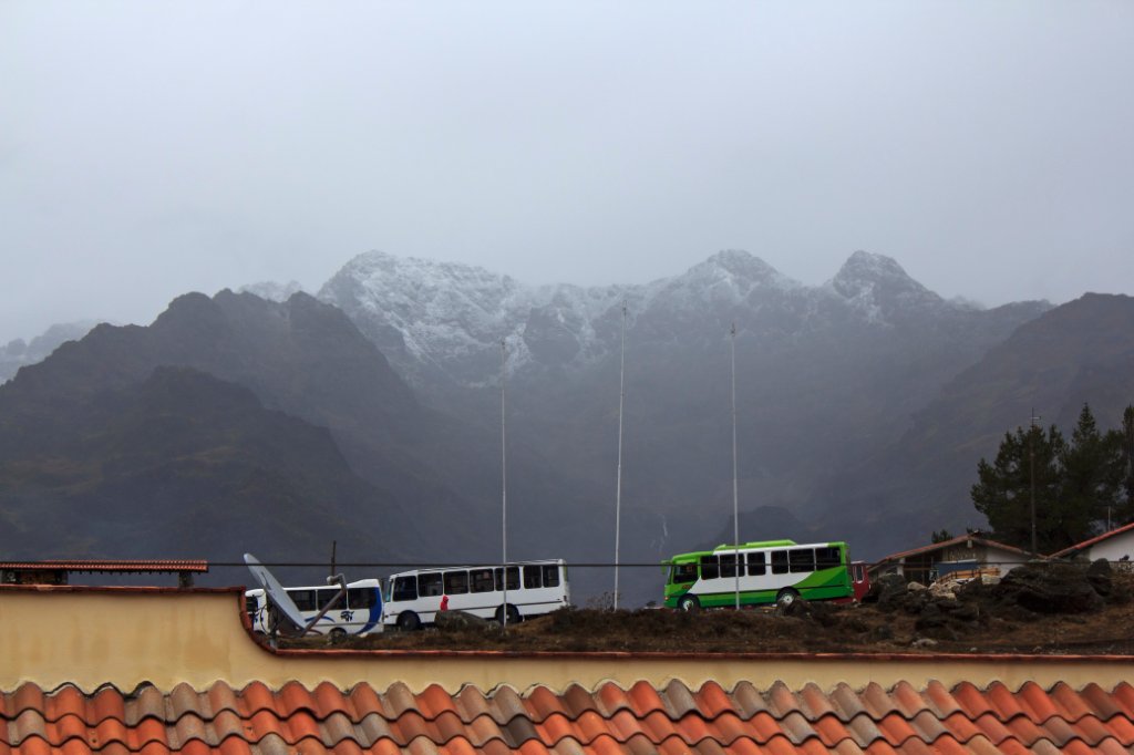 05-Pico Mucunuque.jpg - Pico Mucuñuque (4672 m) with fresh snow